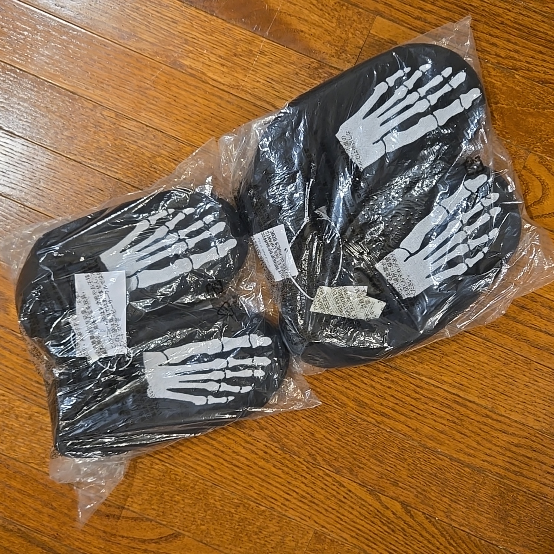 Nwt Old Navy Gender Neutral Skeleton Slippers — image 3 of 3